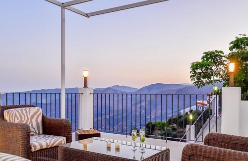 Jete Villa | Casa Aphrodite with Pool and Wi-Fi