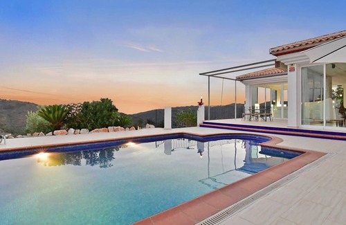 Jete Villa | Casa Aphrodite with Pool and Wi-Fi