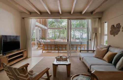 Carmen Villa | Casa Arena Beachfront Property
