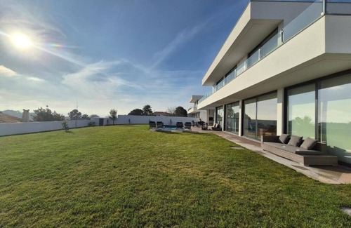Casal do Pardo Villa | Casa Arendina - Villa Retreat with Heated Pool