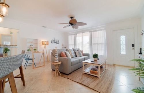Southwest House | Casa Aria-6bd | Zoo, Beach, Downtown (+Parking)