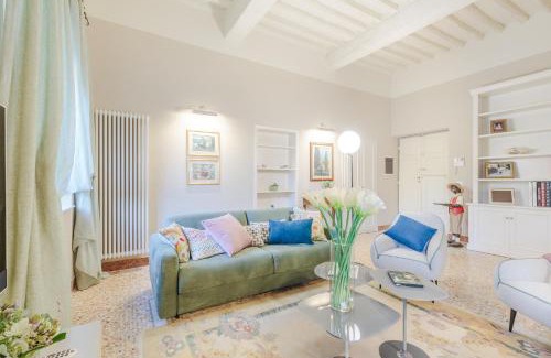 Lucca Historical Center Apartment | CASA ARNOLFO: Where Heritage Meets Modernity