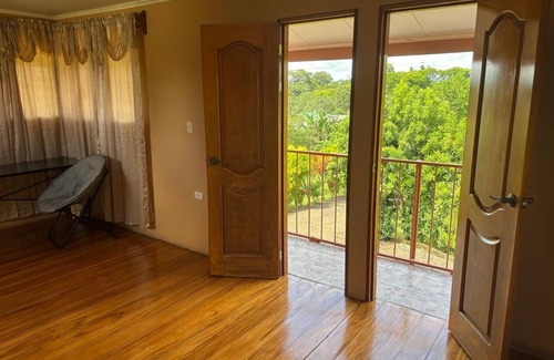 Boca Arenal House | Casa Atardeceres: Near La Fortuna, Nature and Spectacular Sunsets