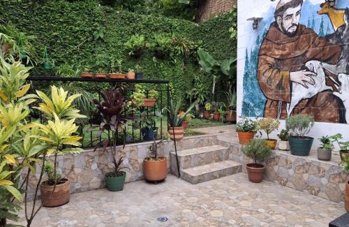 San Antonio House | Casa avemaría