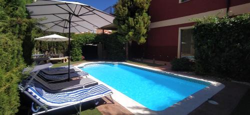 Biar House | CASA AXIER Chalet Rural con encanto, Piscina privada - Chimenea - Calefacción