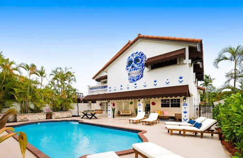Northeast Coconut Grove Villa | Casa Azul 5BR 3BA