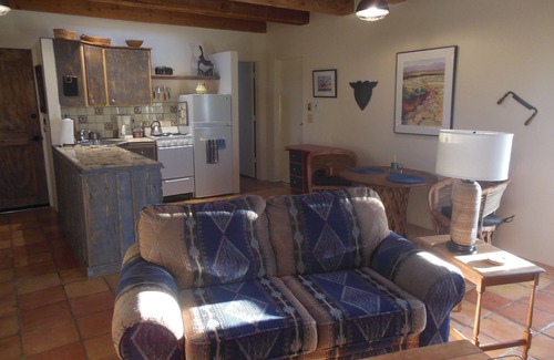 Taos Cottage | Casa Azul/Charming Downtown Casita