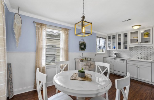 North Carolina Coast Cottage | Casa Azul Cottage -Steps to the Boardwalk with Lots of Privacy. Linens Included!