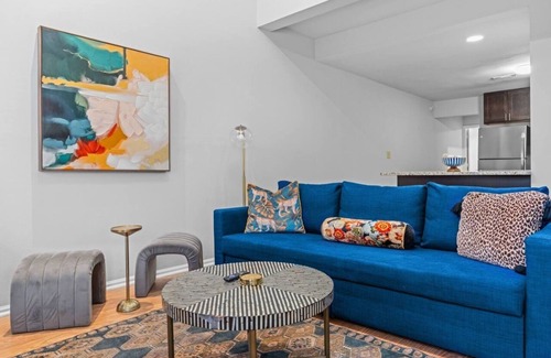 Soulard Apartment | Casa Azul Soulard Modern Loft Near Busch Stadium