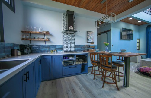 Penas Blancas Hotel | Casa Azulada-King beds, pool, BBQ, parking on property, 5 min to LaFortuna!