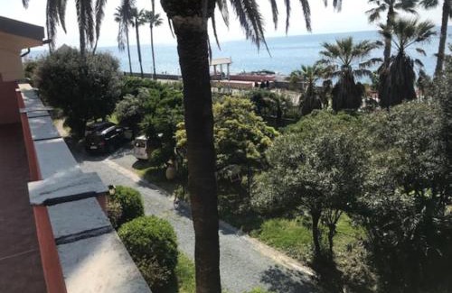 Albisola Superiore Apartment | Casa Balbi al Mare, giardino e posto auto privato