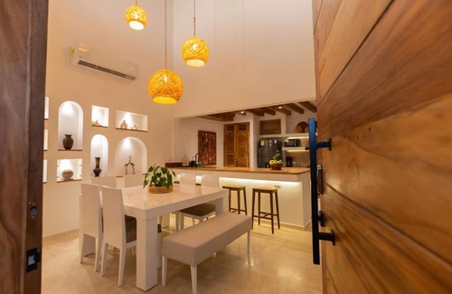 Pie del Cerro House | Casa Bali Castillo View Private Pool & R