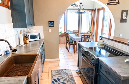 Shelter Cove House | Casa Ballena of the Lost Coast