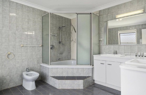 Banksia Beach House | Casa Banksia - Beachfront house with Pool