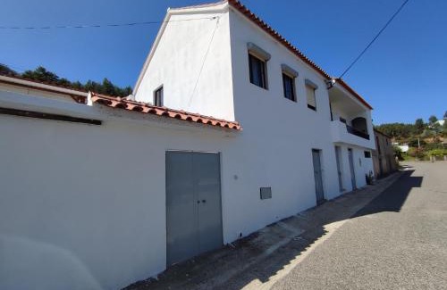 Figueiro dos Vinhos House | Casa Barroca