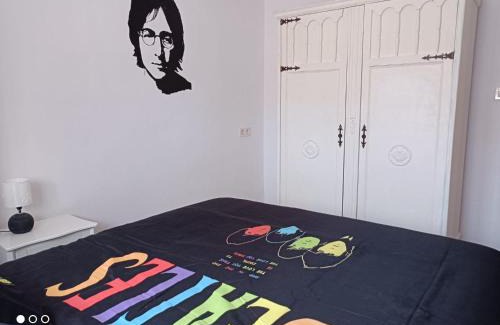 Pinos del Valle House | CASA BEATLES DEL VALLE