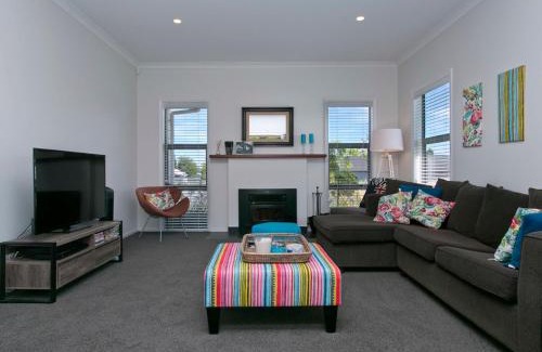 Kinloch House | Casa Bella - Kinloch Holiday Home