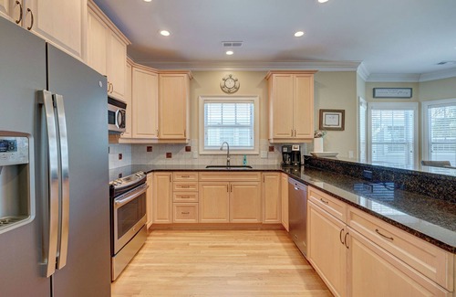 Wilmington Beach House | Casa Bella - oceanview, just steps to the beach
