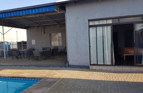 Windhoek West House | casa bem vindo Windhoek (7)