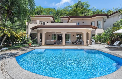 Jaco House | Casa Big Game, Private Pool, Concierge Service, access to the Beach Club!