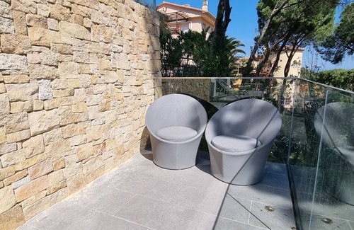 Pals Villa | Casa Blanca, a pearl