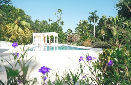 Cabuya Villa | Casa Blanca Beachfront Paradise Garden