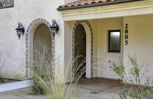 Callender House | Casa Blanca Big 7Bdrm Home Steps to Beach, Golf & Wine