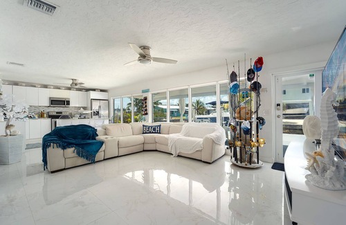 Big Pine Key House | Casa Blanca | Gorgeous ground-level 2 bed/2 bath home on Big Pine Key