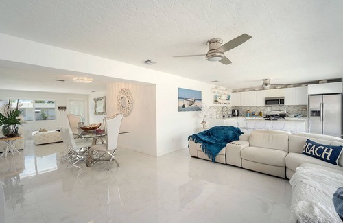Big Pine Key House | Casa Blanca | Gorgeous ground-level 2 bed/2 bath home on Big Pine Key