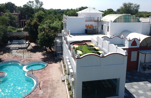 Ahmedabad Hotel | Casa Blanca Resort