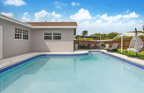 Dania Beach Villa | Casa Blanca ☀️ Tropical Pool ? 10 min to Beach