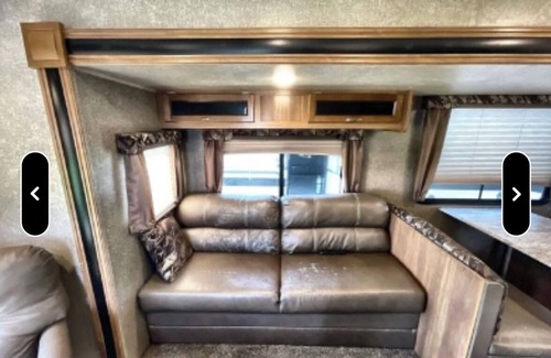 Willis House | Casa Blanca Waterfront RV - Lake Conroe Retreat Beautiful Sunsets