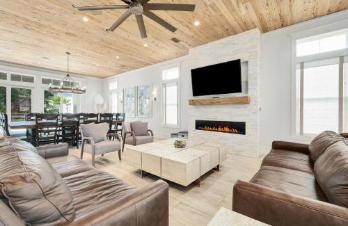 Crystal Beach House | Casa Blanco