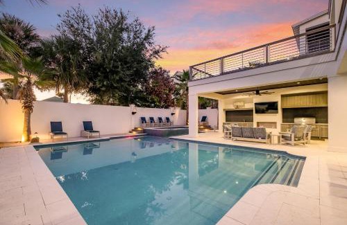 Crystal Beach House | Casa Blanco