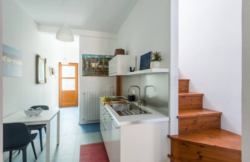 Castellammare Vucciria Apartment | Casa Blu con terrazza alla Vucciria by Wonderful Italy
