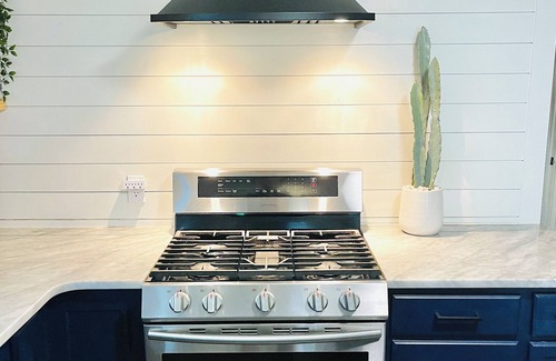 Peoplestown House | Casa Bohemian 3/2 Hot Tub sleeps 14