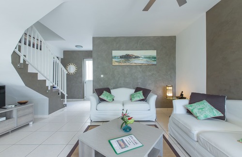 Bois d'Olives House | Casa Bois D'O ***, comfortable house with JACUZZI on Saint Pierre