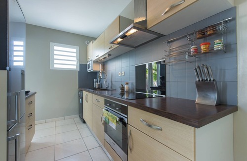Bois d'Olives House | Casa Bois D'O ***, comfortable house with JACUZZI on Saint Pierre