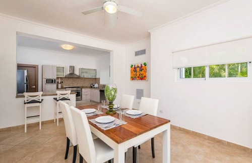 Bavaro Villa | Casa Bonita: Cozy villa with golf course view, private pool, jacuzzi & staff