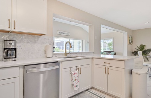 Estero Bay Shores House | Casa Bonita, "Sun & Fun"-On Canal with Pool