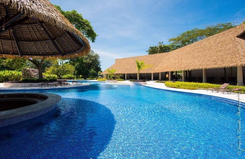 Jaco House | Casa Bonita with private pool at Ciudad del Mar!