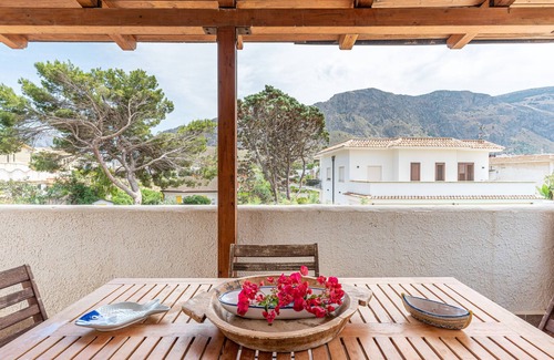 Isola delle Femmine Apartment | Casa Bouganvillea con Terrazza by Wonderful Italy