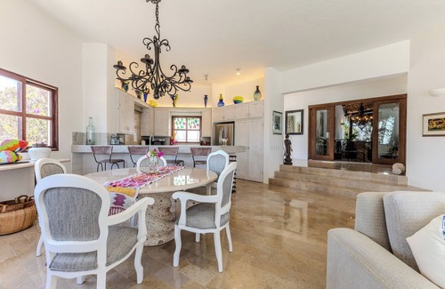Cabo Bello House | Casa Bougainvillea -4 Bdrm, 4.5 Bth, Cabo Beach