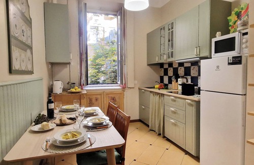 Milan Apartment | Casa Broggi - 2 bedroom apartment 15mins walking from Central Station.