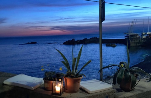 Quinto al Mare House | Casa Bruna … Like a boat on the sea .
