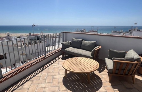 Conil de la Frontera City Center House | Casa Cachalote-Beautiful townhouse with spectacular sea views from the roof terrace
