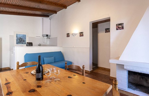 Santa Giulia House | Casa Cala Rossa by Interhome