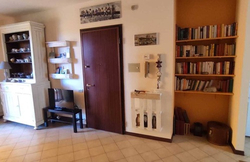 Ex Campo d'Aviazione Apartment | "Casa Camilla" newly renovated apartment is 15 'walk from the sea