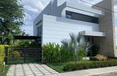 Girardot House | Casa Campestre en Condominio Lagos Del Peñon