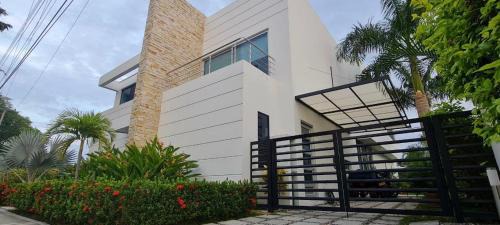 Girardot House | Casa Campestre en Condominio Lagos Del Peñon